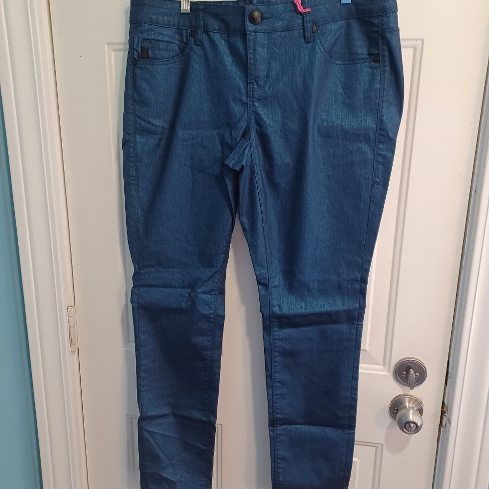 NWT Torrid Denim Blue Metallic Finish  Skinny Jean Size 14